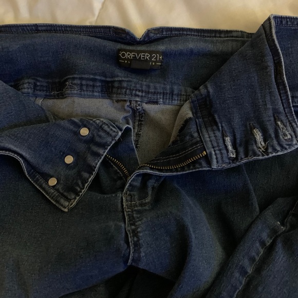 Used Forever 21 jeans 3 buttons size 18 - Picture 2 of 4